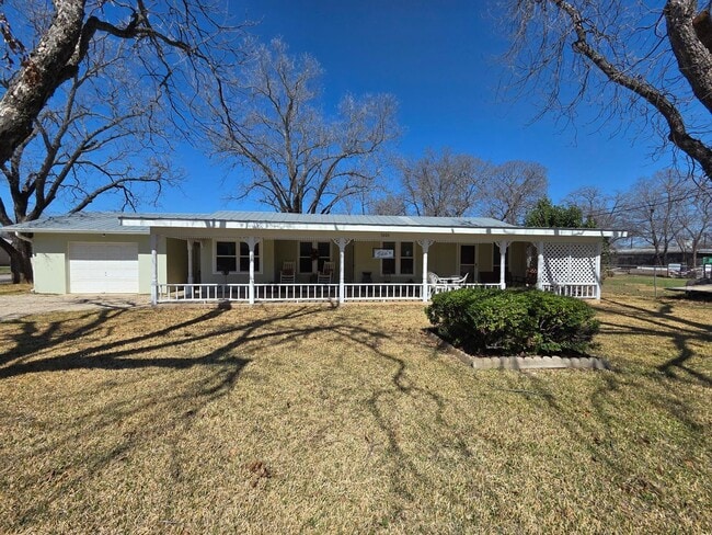 Building Photo - FOR LEASE!! Great location!