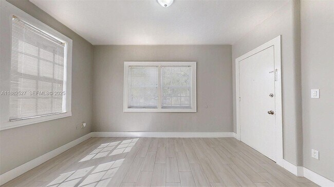 Photo - 433 NW 25th Ave Unit 1