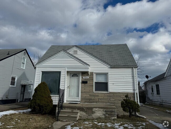 Building Photo - Beautiful Warren Home with Detached Garage...