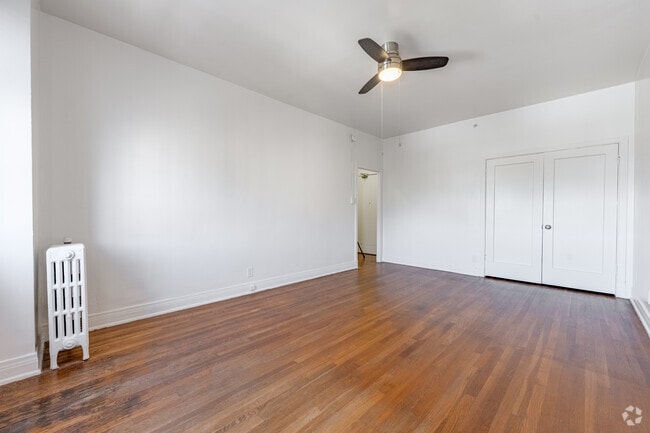 Studio, 1BA - 500SF - Living Room