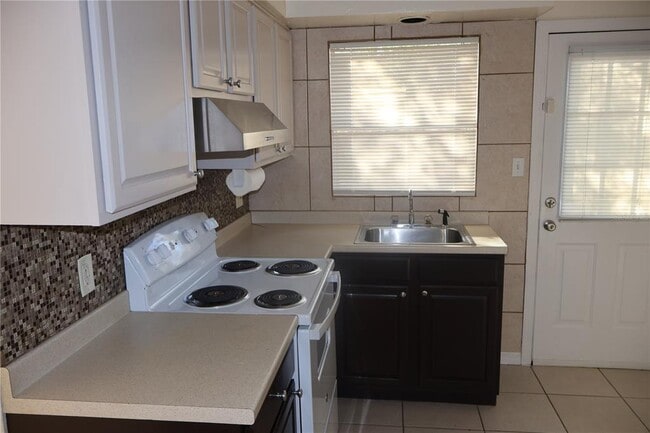 Photo - 2411 W Lemon St