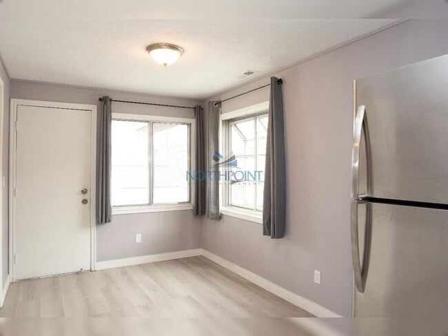 Photo - Bright & Open 2 bed 2 bath Unit A