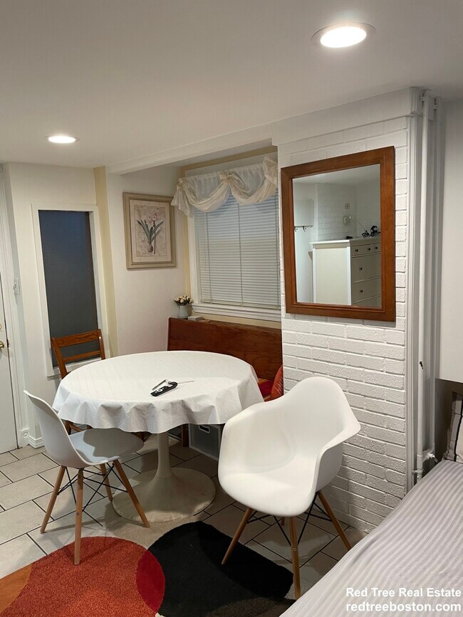 Photo - 8 Fulkerson St