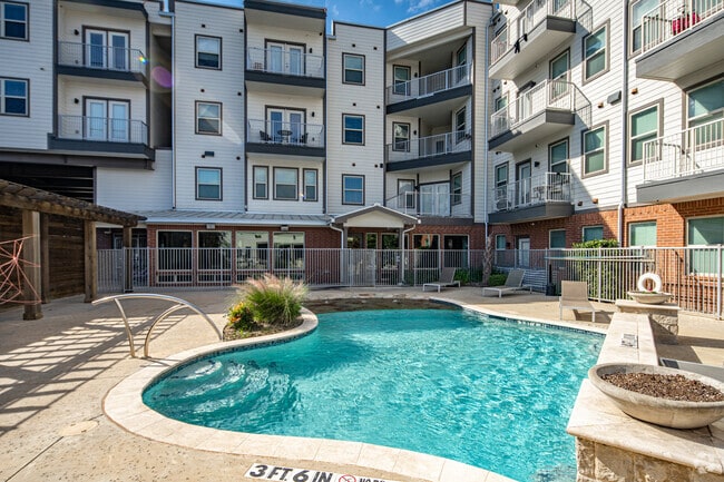 Building Photo - Vitae Residences