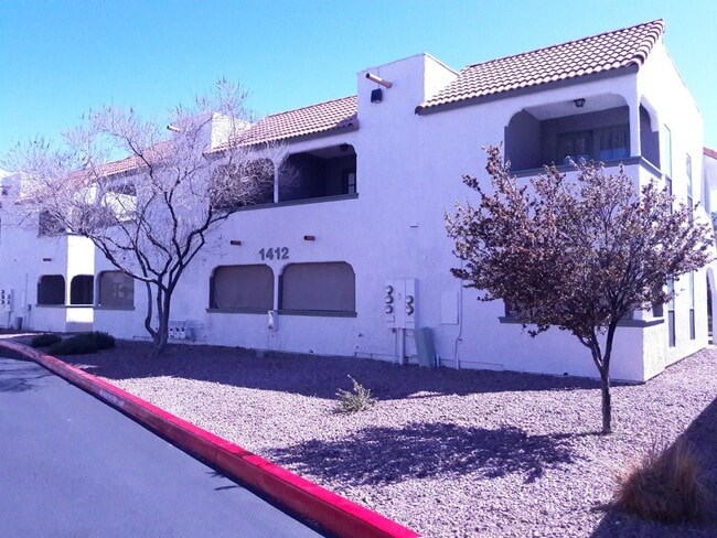 Building Photo - Clean 2 Bedroom 2 Bath Henderson Condo