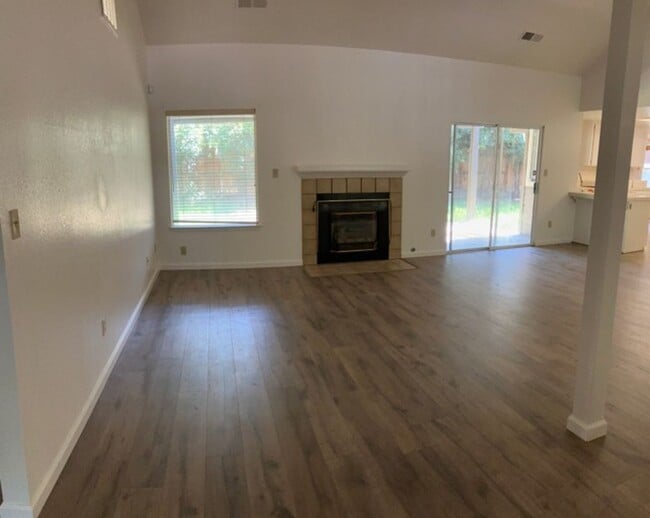 Photo - 2704 Snyder Ave