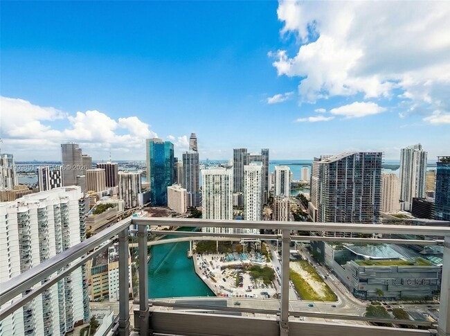 Photo - 92 SW 3rd St Unit PH5213