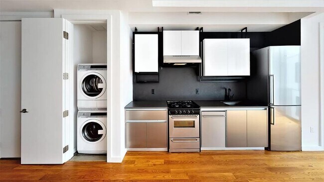 Photo - 557 Hart St Unidad 13-17