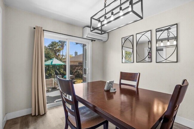 Photo - 80 Loma Vista Way