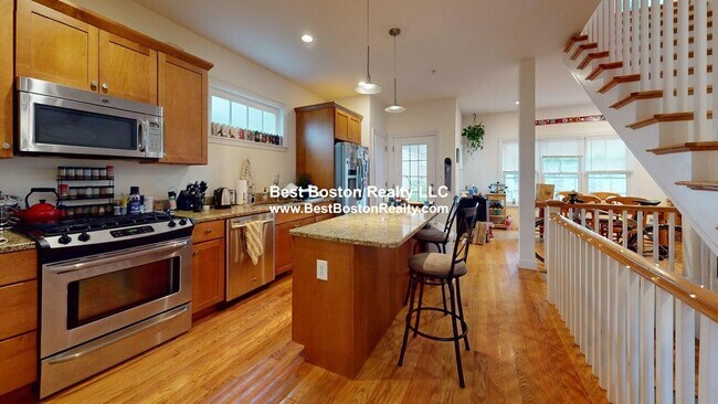 Building Photo - 23 Porter St Rental