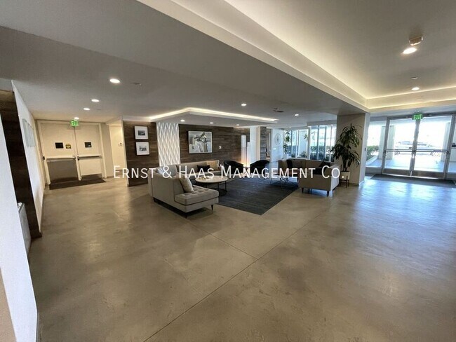525 E Seaside Way Unit 1806