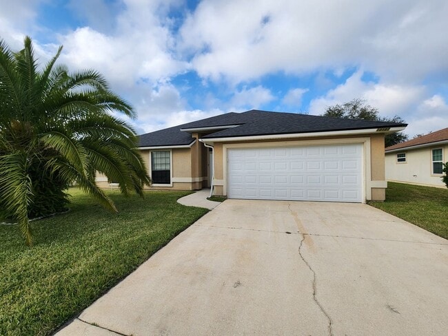 Building Photo - Beautiful 4 bedroom 2 bath Home