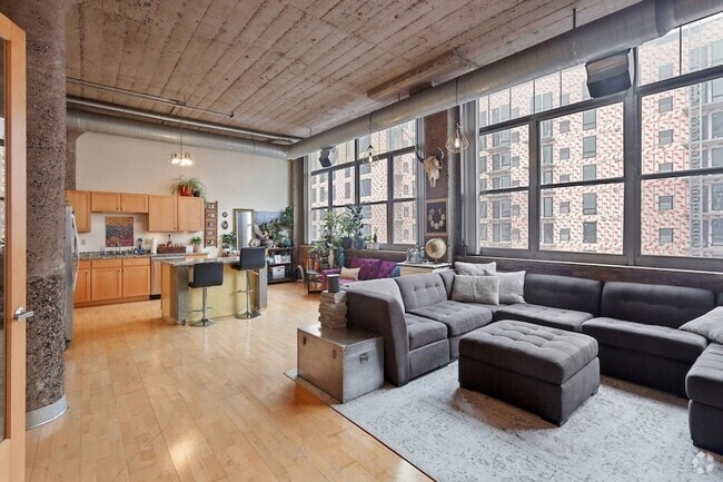 Building Photo - 521 S 7th St Rental