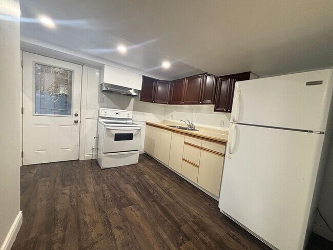 Photo - 115 Green Rd Unit 2