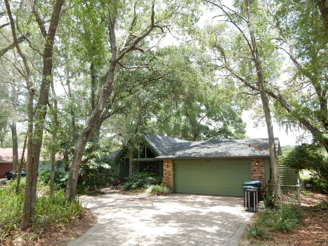 BEAUTIFUL 4/2 POOL HOME ON LAKE IN APOPKA ... - BEAUTIFUL 4/2 POOL HOME ON LAKE IN APOPKA ...