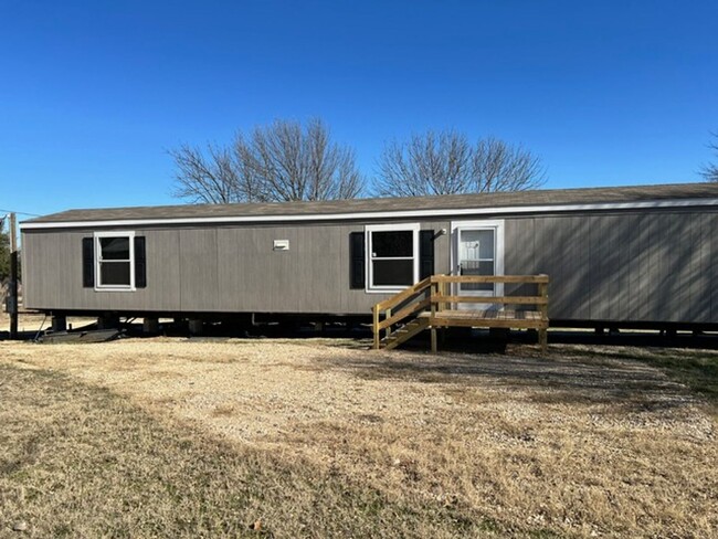 New 3 Bedroom 2 Bath Home in Poolville - New 3 Bedroom 2 Bath Home in Poolville