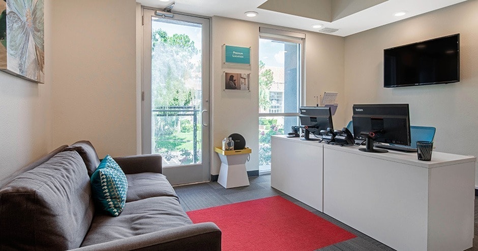 Leasing-Office-01-Social-28-Gainesville