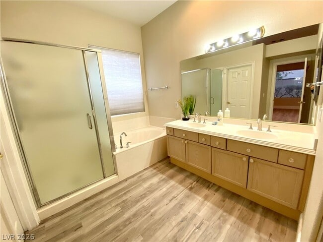 Photo - 40 Chateau Whistler Ct