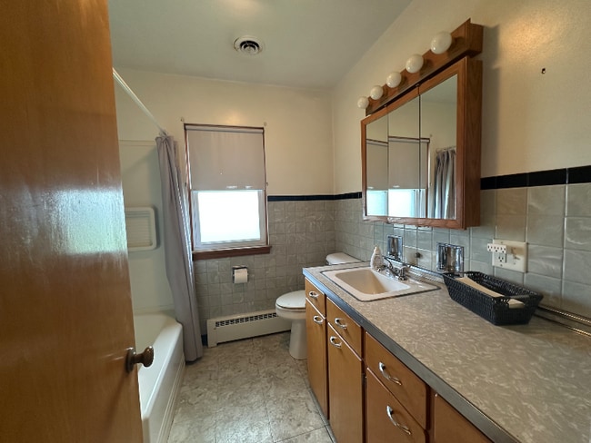 Photo - 421 E South St