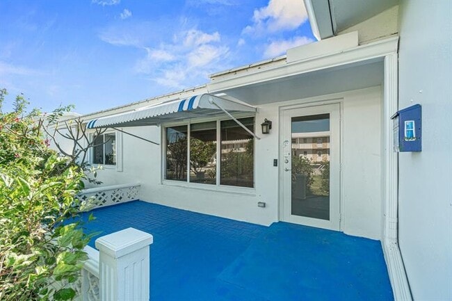 Photo - 330 S Golf Blvd