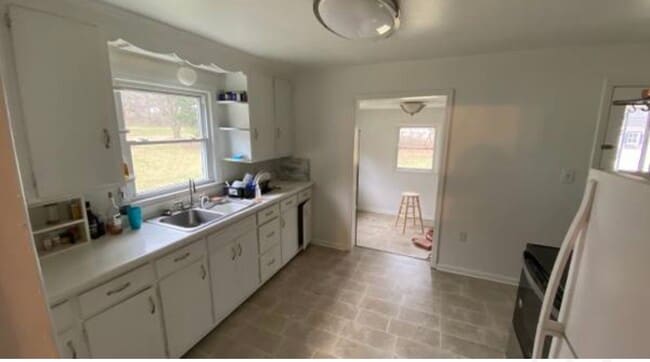 Photo - 104 Broce Dr