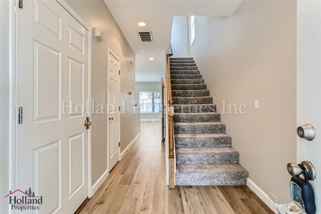 3133 NE 13th Pl