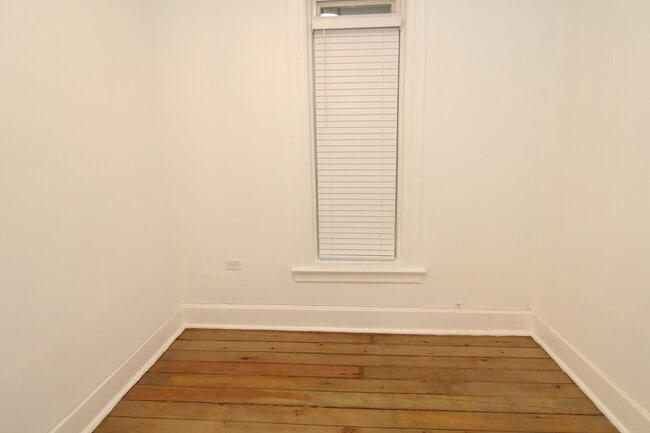 Photo - 1362 N Bosworth Ave Unit 3A