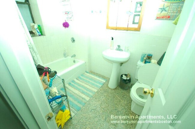 Photo - 1254 Commonwealth Ave Unidad 19