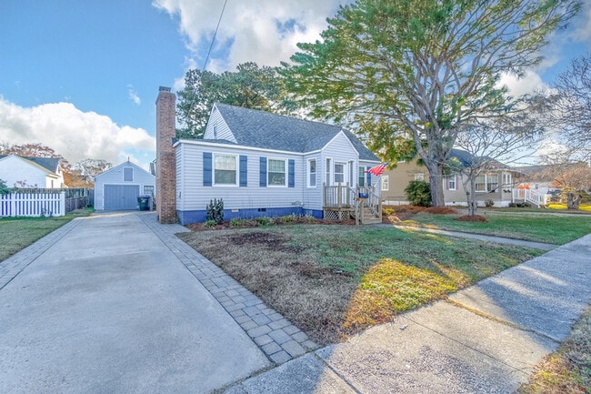 Photo - 405 Farrell St