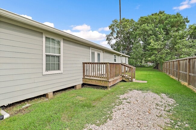 Photo - 412 Stowell St