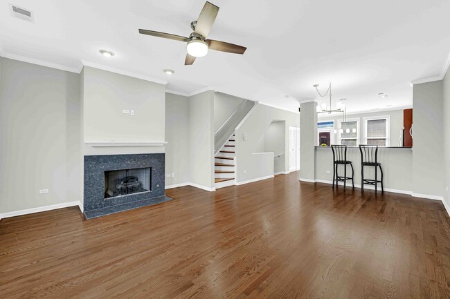 Photo - 1040 N Kingsbury St