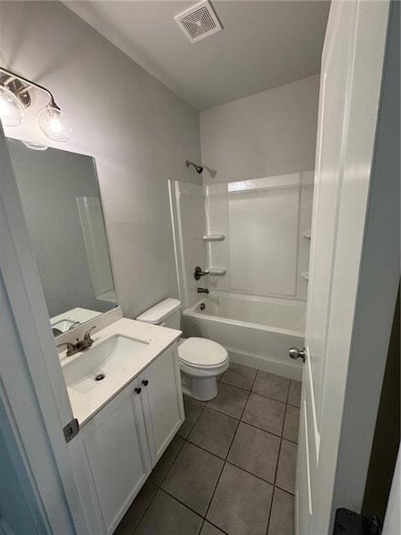 Photo - 1204 Ainsworth Alley