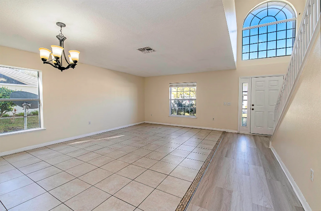 Photo - 120 King Arthur Ct House