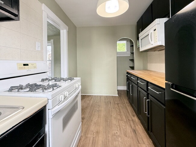 Photo - 203 Symphony Way Unidad B