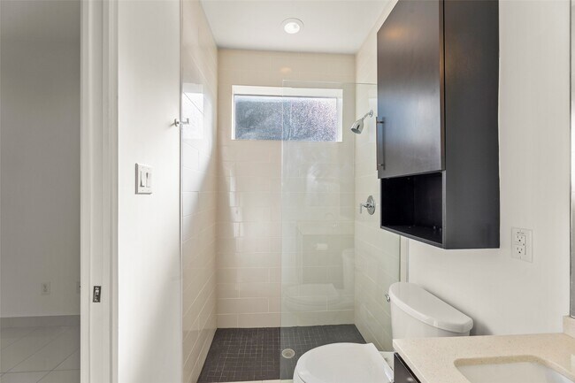 Photo - 1524 Blodgett St