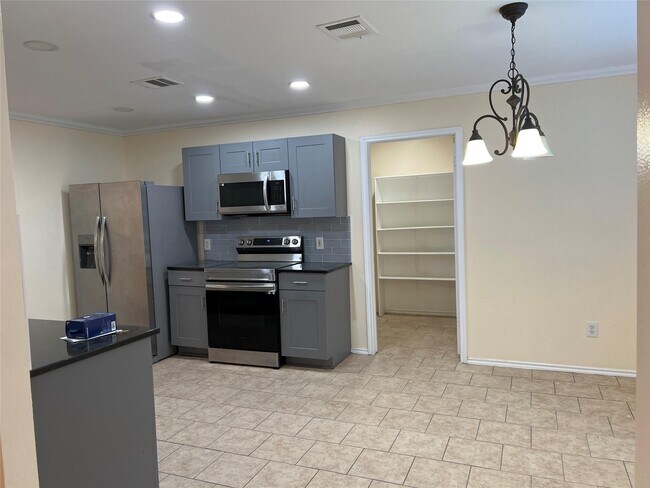 Photo - 2203 Bluebonnet Dr