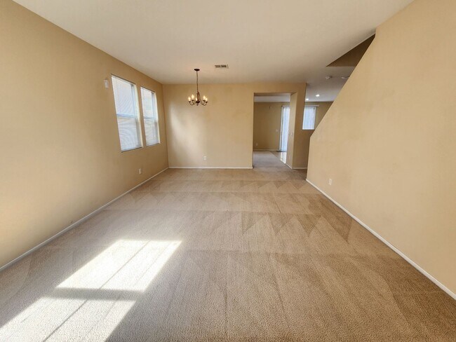 Spacious 4 bedroom home in North Las Vegas - Spacious 4 bedroom home in North Las Vegas