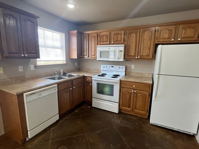 Photo - 1123 E 13th St Unit B