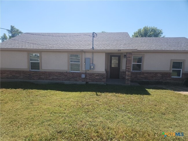 Photo - 1709 E Avenue H