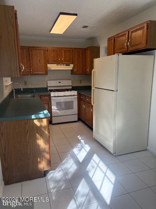 Photo - 2 Elm Ct