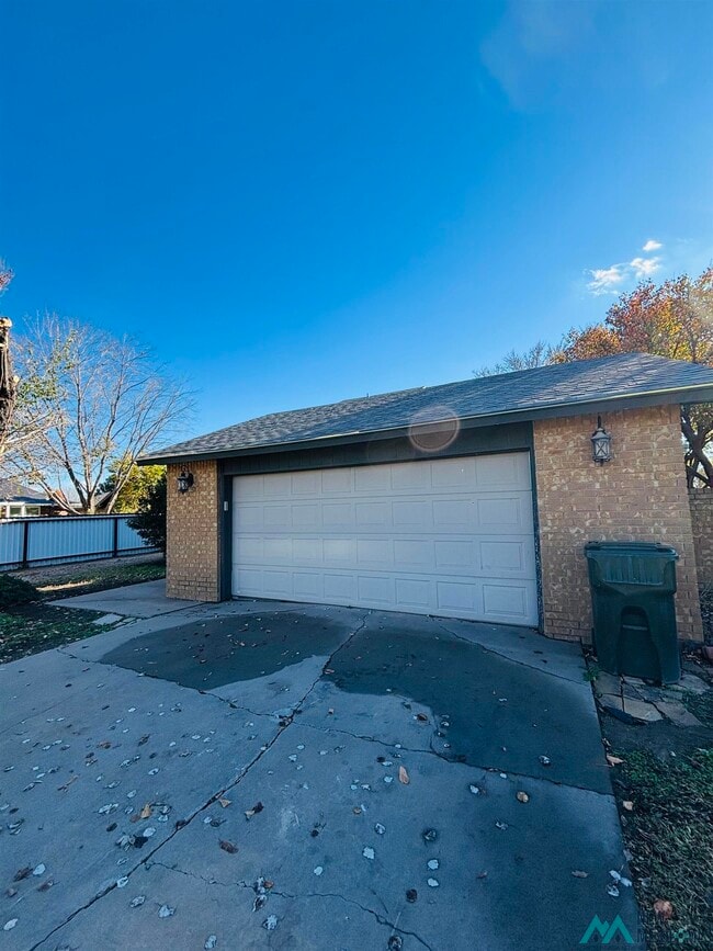 Photo - 1917 Colonial Pkwy