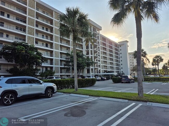 Photo - 3150 N Palm Aire Dr Condo Unit 208