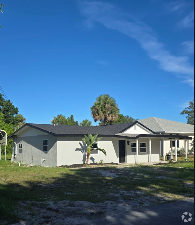 Building Photo - 162 Sunset Dr Rental