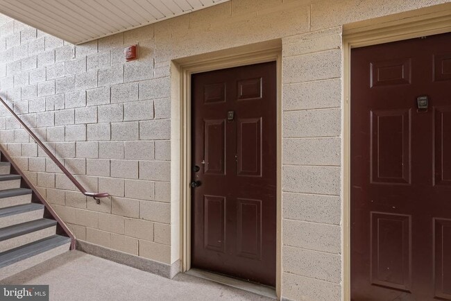 Building Photo - 9569 Coggs Bill Dr Unit 301