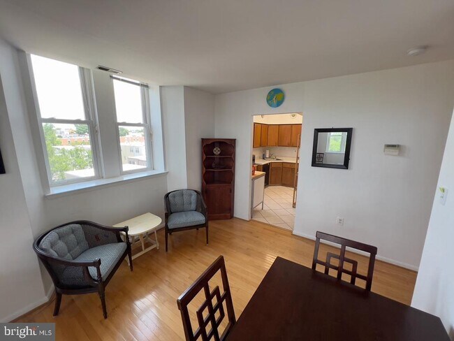 Photo - 825 N 29th St Unidad 5AA