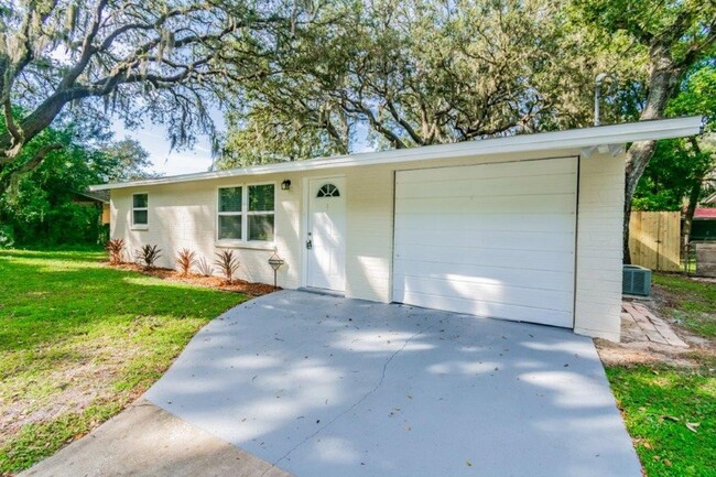 Completely updated 3/1/1 1026 Sq. Ft. with... - Completely updated 3/1/1 1026 Sq. Ft. with... House