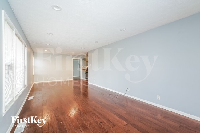 Photo - 371 S Hendricks Dr