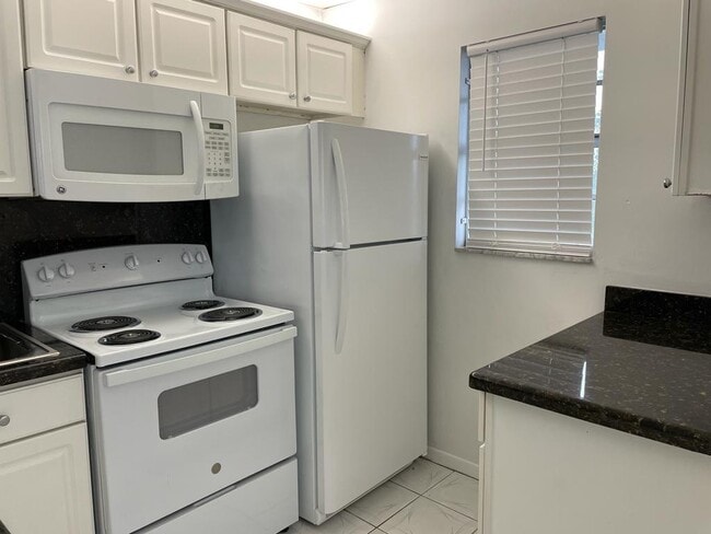 Photo - 220 SW 9th Ave Unit 417