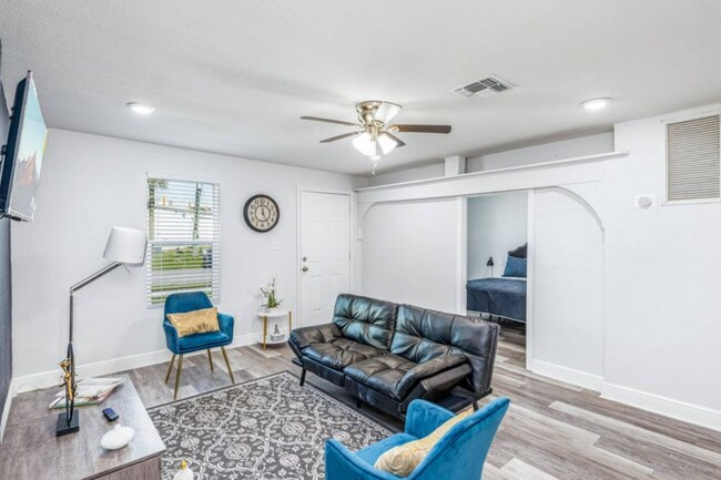 Photo - 7508 Carolyn Ave