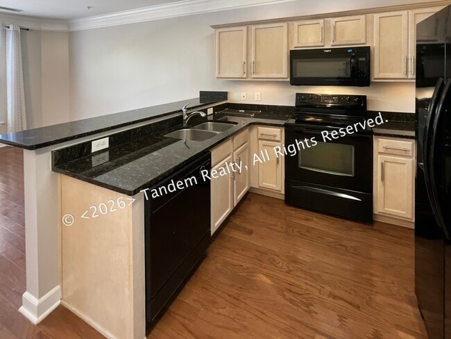 Photo - 2310 Elliott Ave Unit 409
